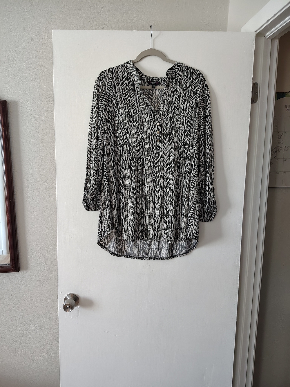Cocomo Black and White Printed Split-Neck Tunic